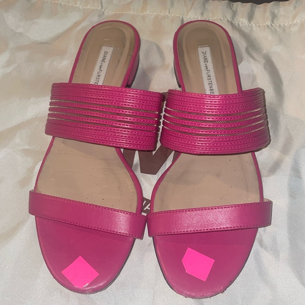 Diane Von Furstenberg pink sandals tiny heel 7B leather slipon Barbie